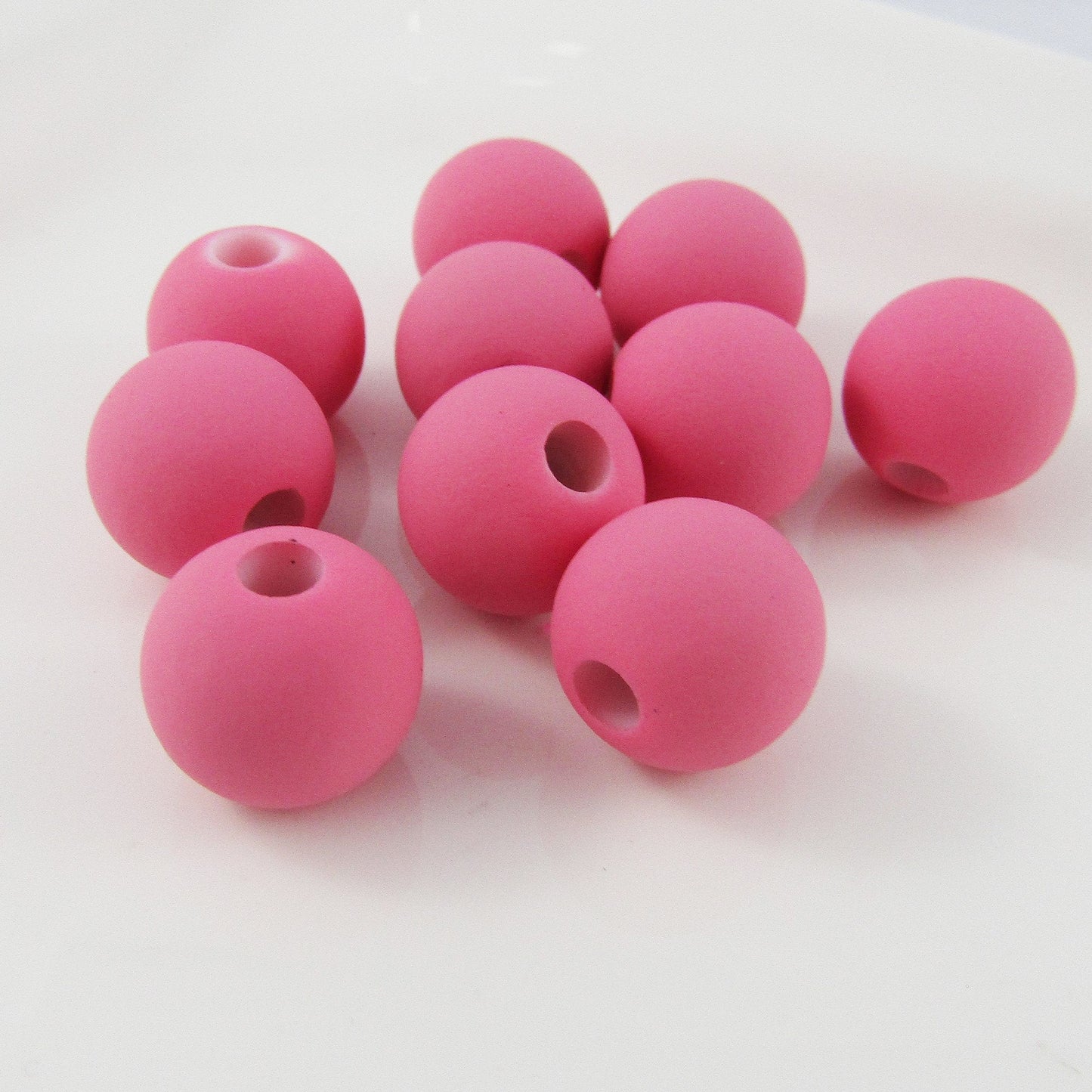 10pcs Acrylic Rubber Look Round Pink Craft Bead 13mm Hole 3.5mm