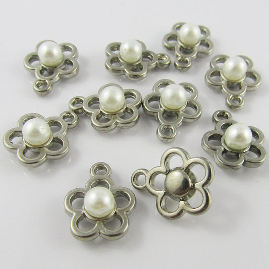 10pcs Pearl in Daisy Charm Pendant 17x14x8mm ACRYLIC